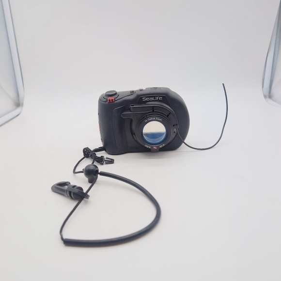 Sealife DC1200 5x Optical Zoom Black Underwater Camera Housing - Picture 2 of 8